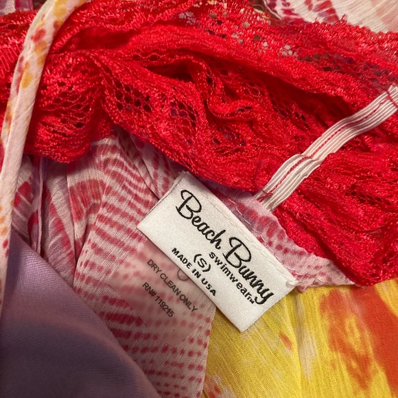 Beach bunny cover up - Picture 3 of 4